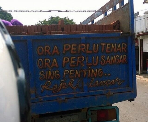 Tulisan Di Bak Truk Ini Ada Benernya Juga